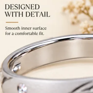 Macro graphic of the inner surface of the impressive silver band, highlighting that it is designed with detail featuring a smooth inner surface for a comfortable fit.