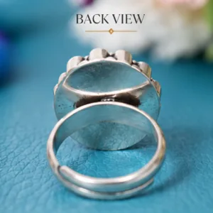 Back view graphic of the scintillating center black cutstone jadau silver ring, highlighting the smooth silver band and comfortable open fit profile.